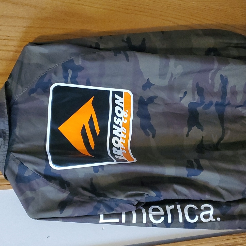 Men emerica camo windbreaker jacket.